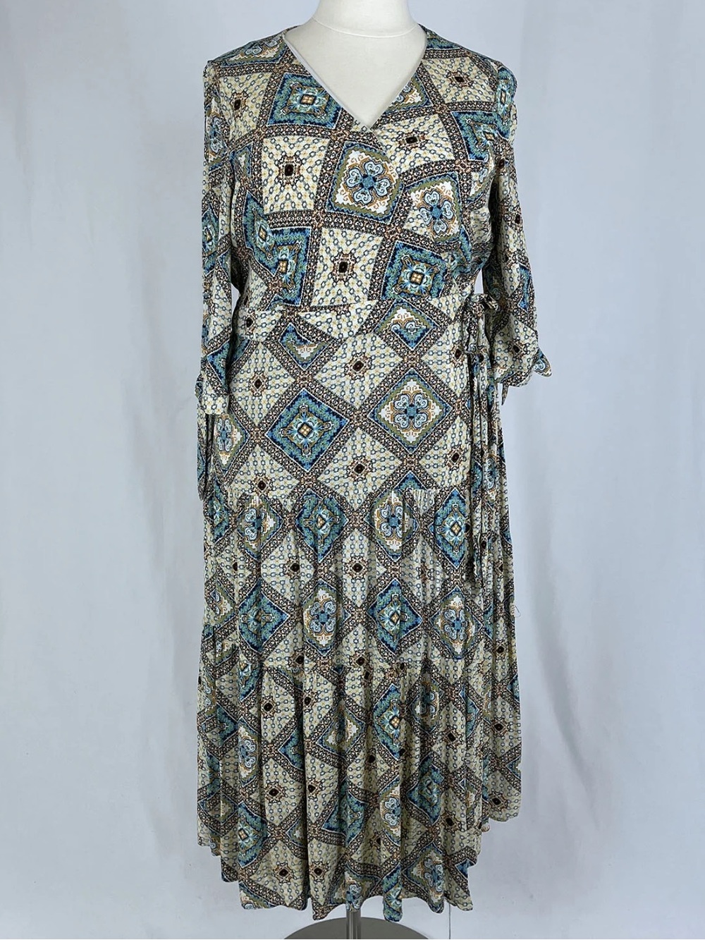 Patchwork Handkerchief Print Wrap Maxi Dress Neutral Boho 2X Skies are Blue EUC
